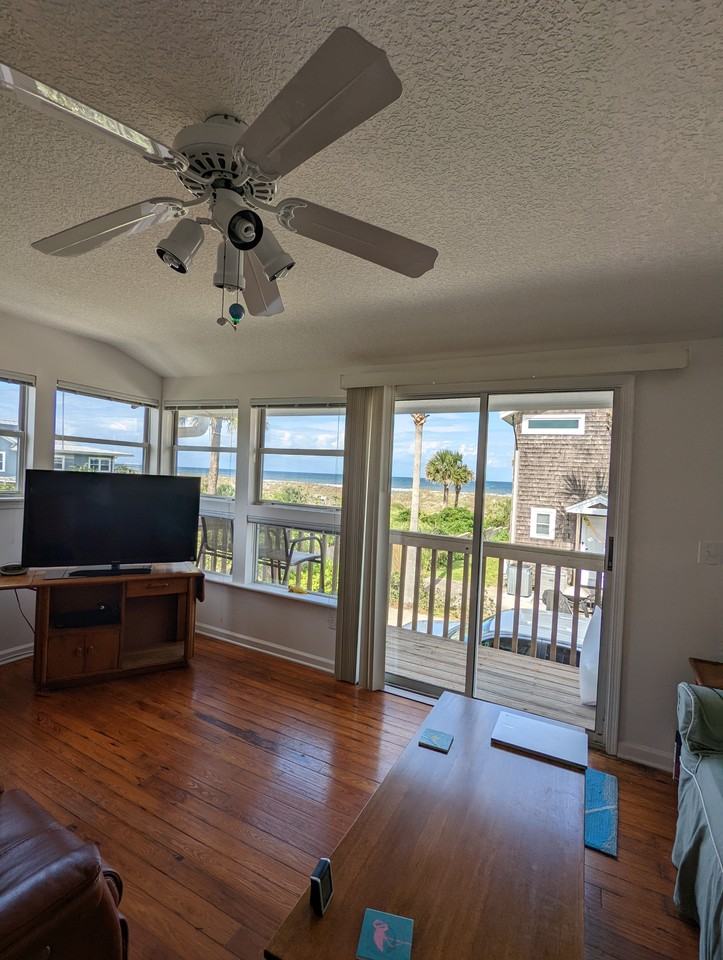 106 Rose Pl #106 - Photo 4 of 24