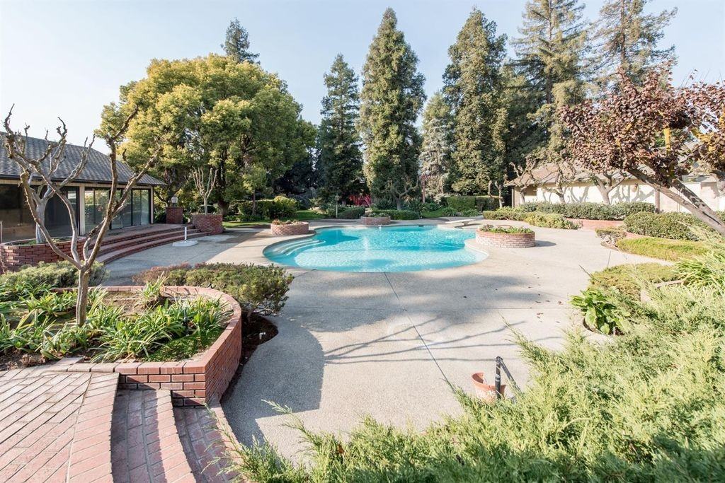 561 N De Wolf Ave 1, Fresno, CA 93737 1 Bedroom Apartment for Rent