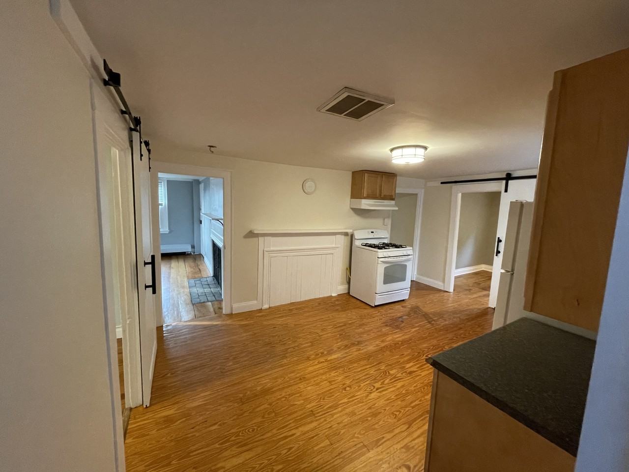 1272 W Shore Rd #2 - Photo 4 of 19