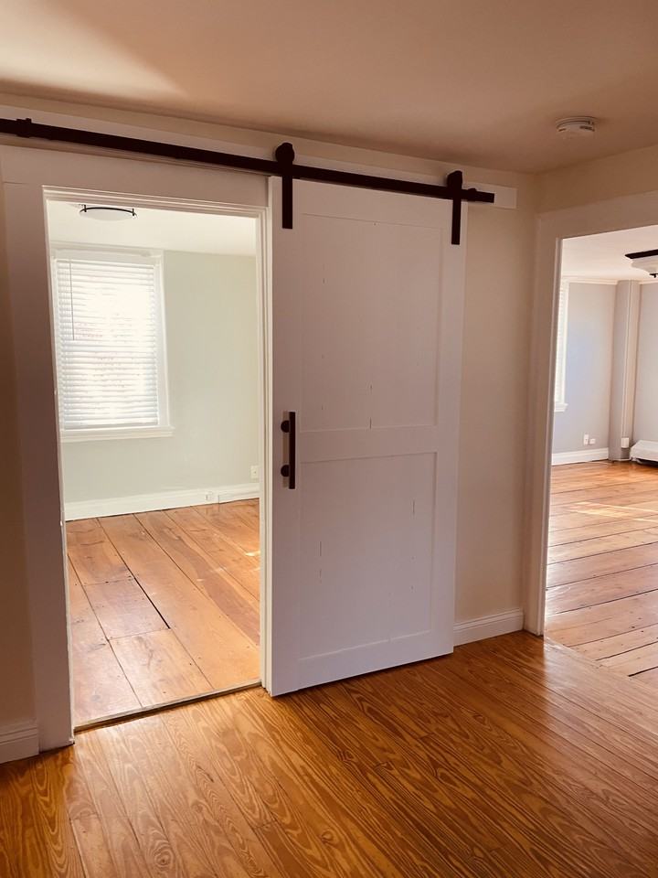 1272 W Shore Rd #2 - Photo 5 of 19