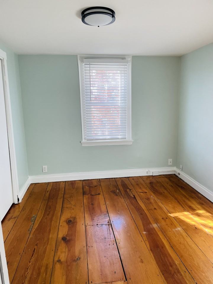 1272 W Shore Rd #2 - Photo 6 of 19