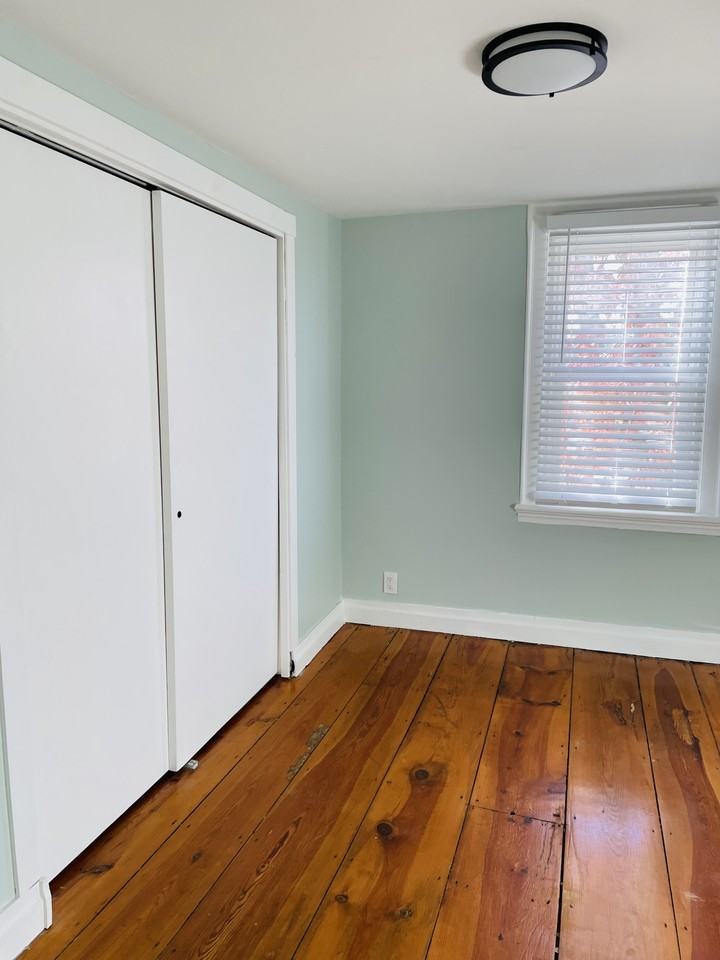 1272 W Shore Rd #2 - Photo 7 of 19