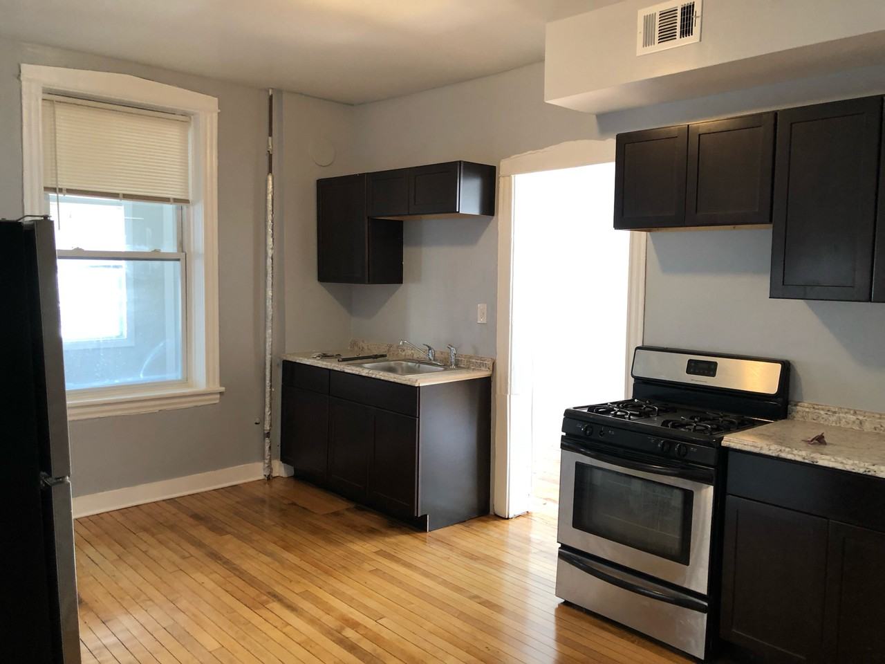 1714 W 46th St Apt 2e #2E - Photo 3 of 10