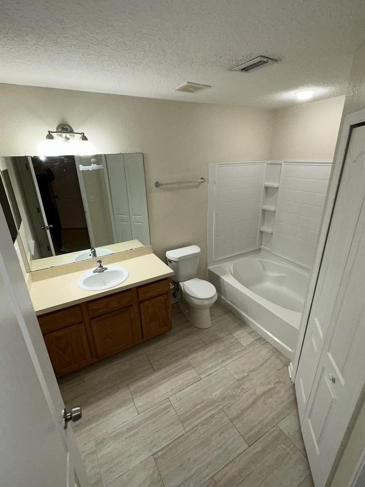 1707 Biscayne Bay Cir #1 - Photo 5 of 15