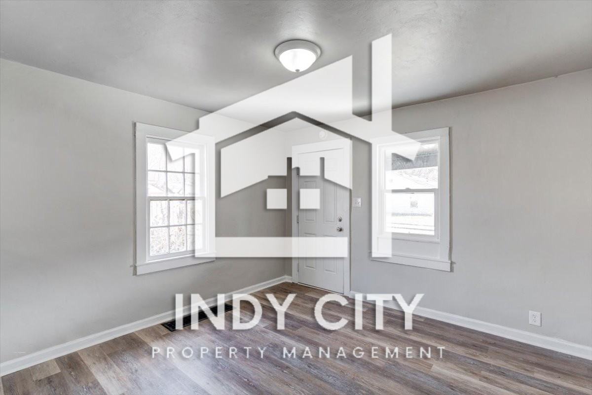 1244 Edgemont Ave #1 - Photo 3 of 10