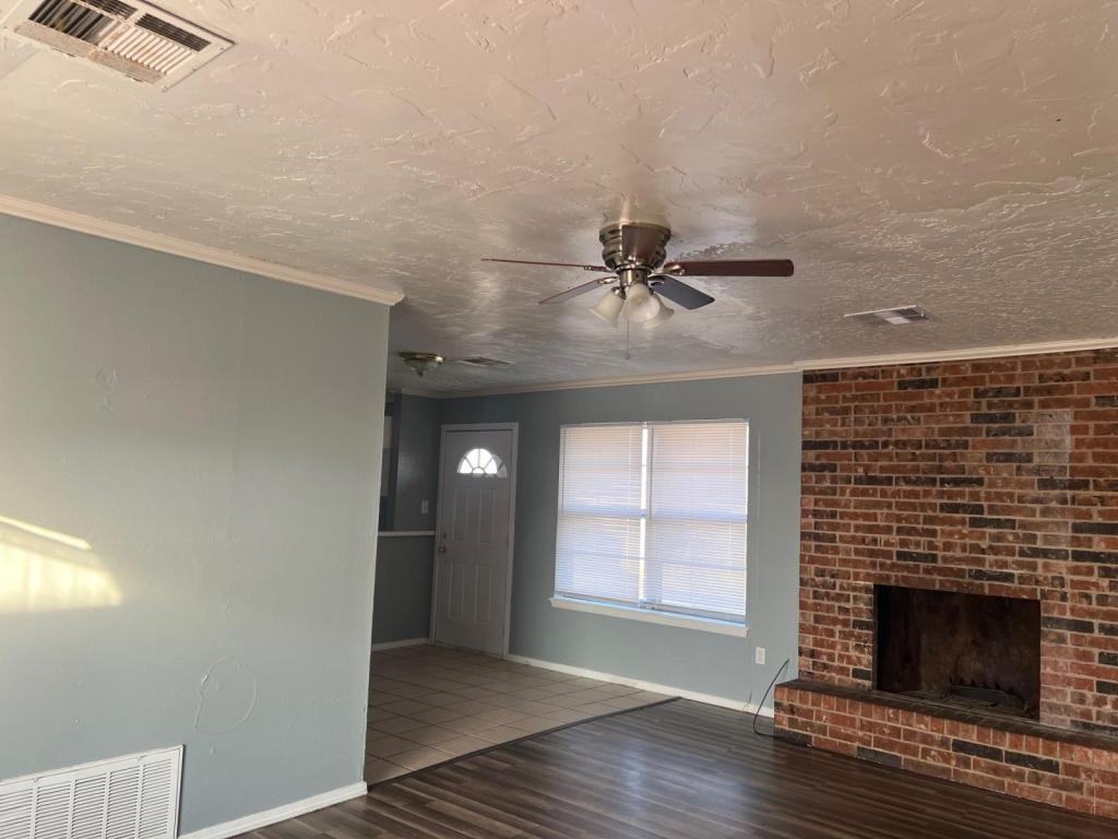 4803 Nw Floyd Ave - Photo 2 of 11