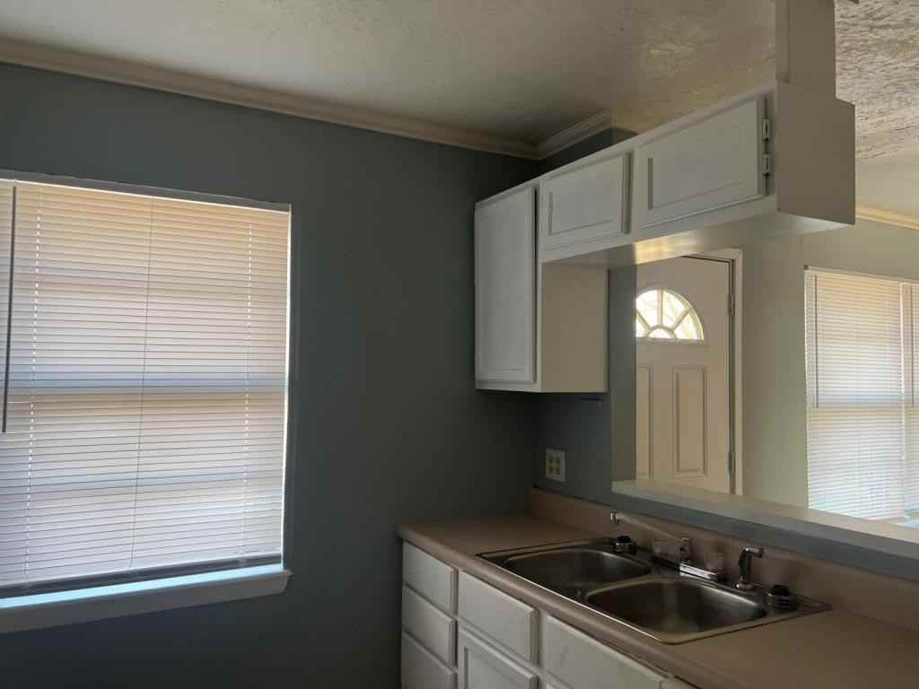 4803 Nw Floyd Ave - Photo 4 of 11