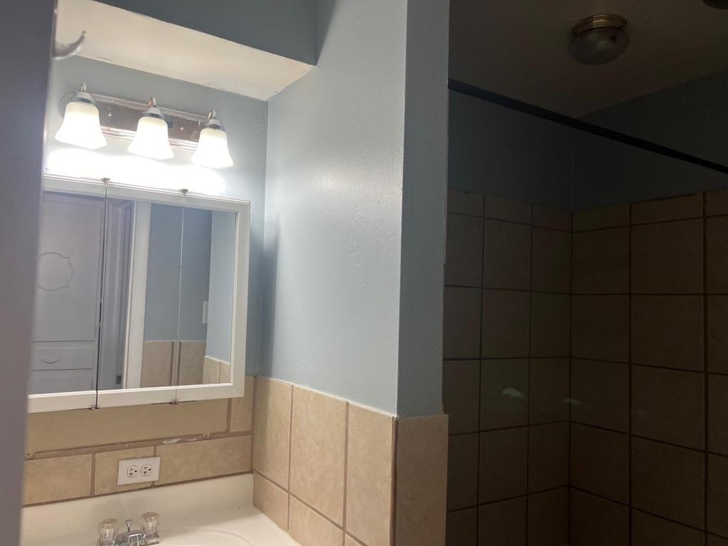 4803 Nw Floyd Ave - Photo 6 of 11