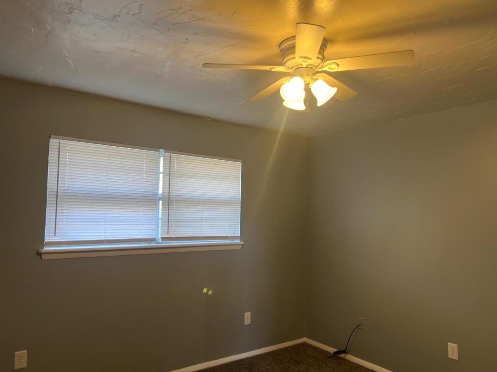 4803 Nw Floyd Ave - Photo 7 of 11