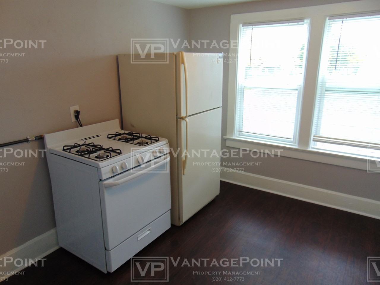 1305 Harvey St - Photo 3 of 7