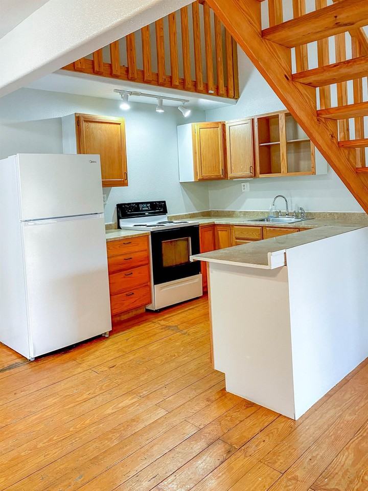 149 Choctaw Trl #B - Photo 3 of 5