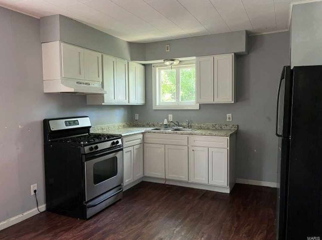 837 Walters Dr - Photo 2 of 8