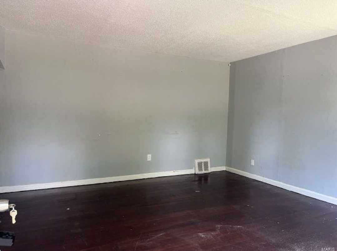 837 Walters Dr - Photo 4 of 8