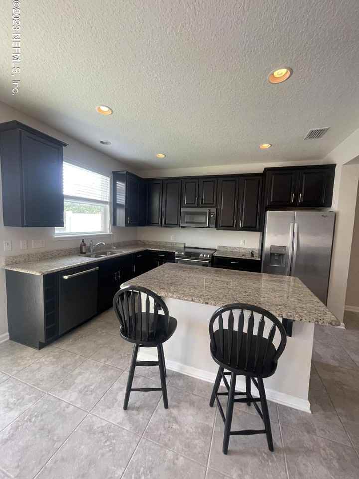 144 Nelson Ln - Photo 3 of 21