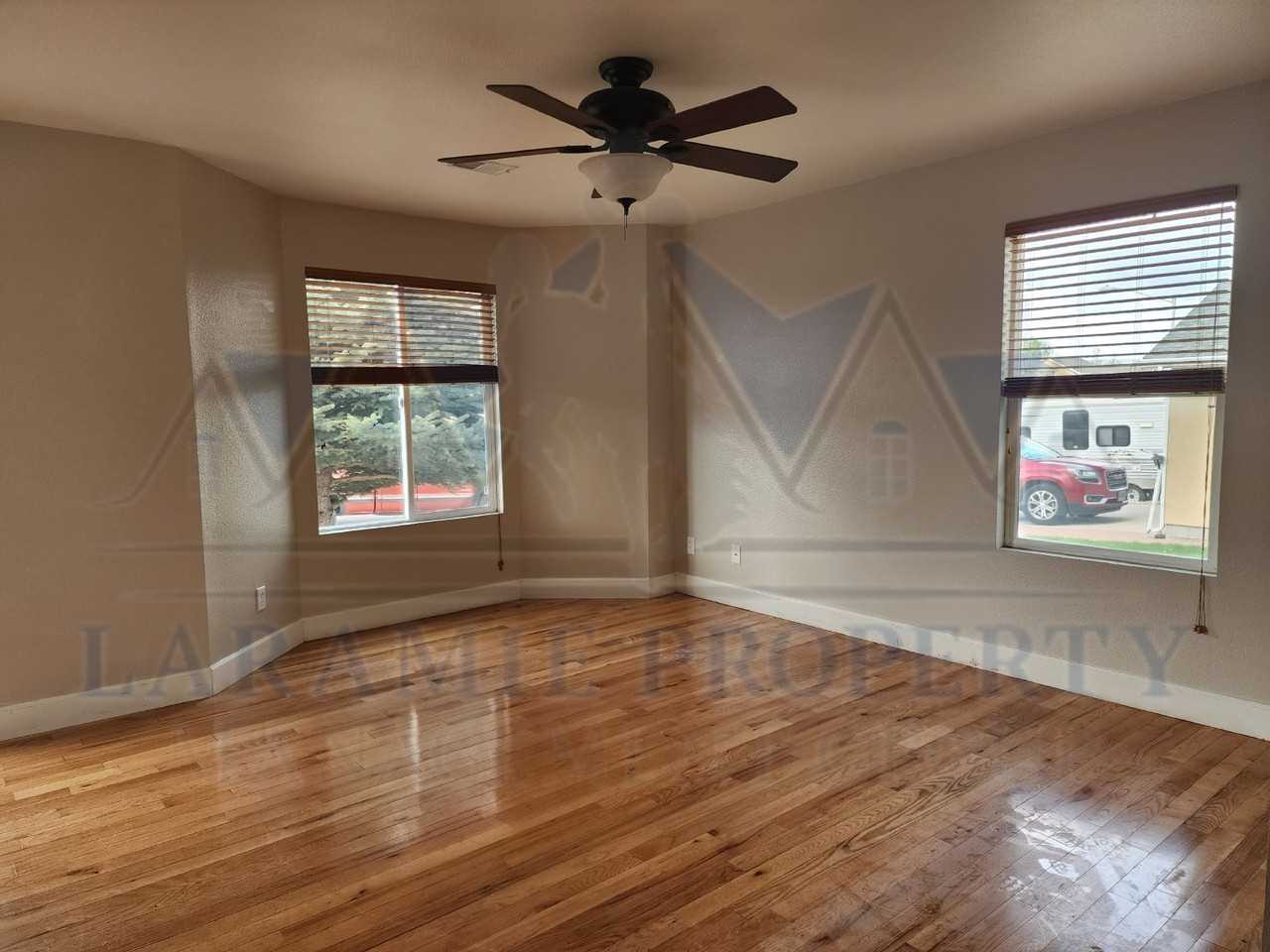 1760 Pierson Ct - Photo 2 of 15