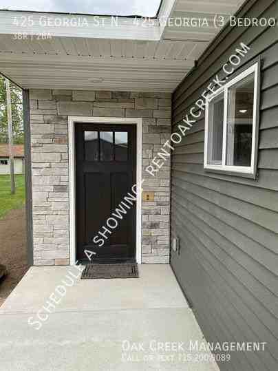 425 Georgia St N - Photo 3 of 18