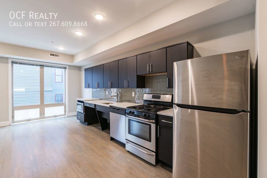 1607 Catharine St #2E