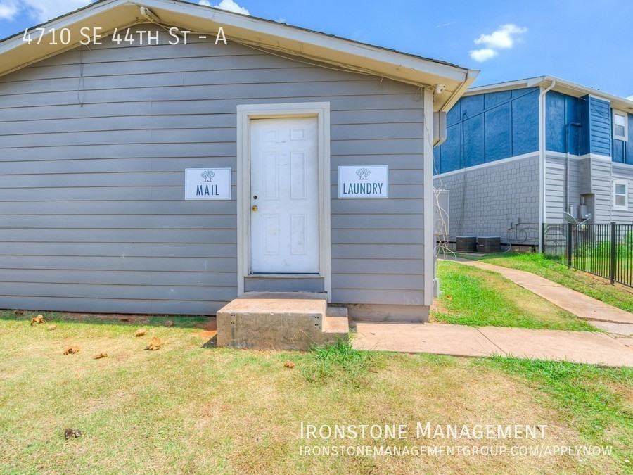 4710 Se 44th St #A - Photo 2 of 42