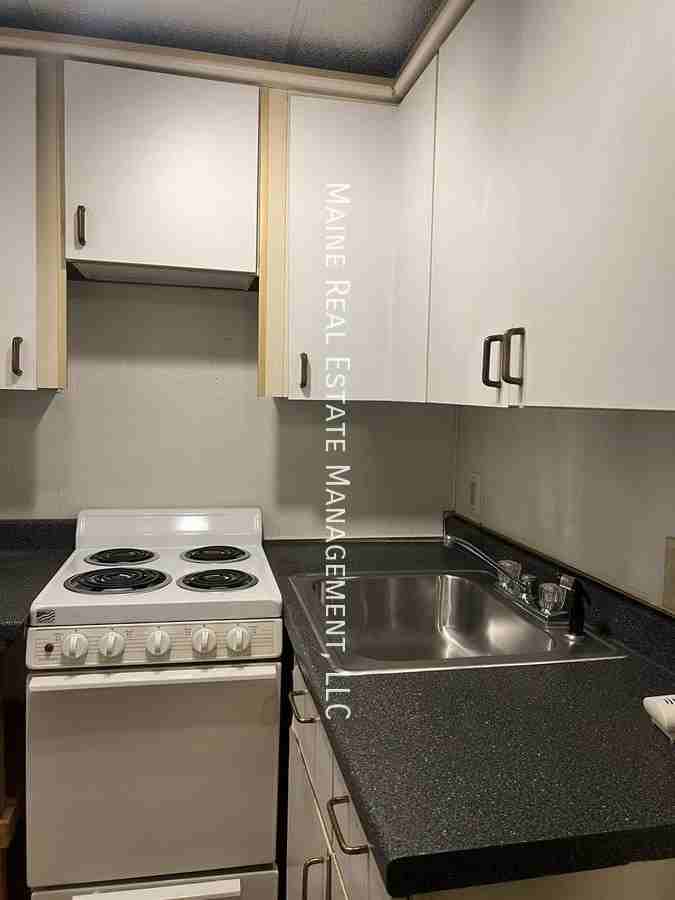 99 Broadway Apt #10 - Photo 2 of 10