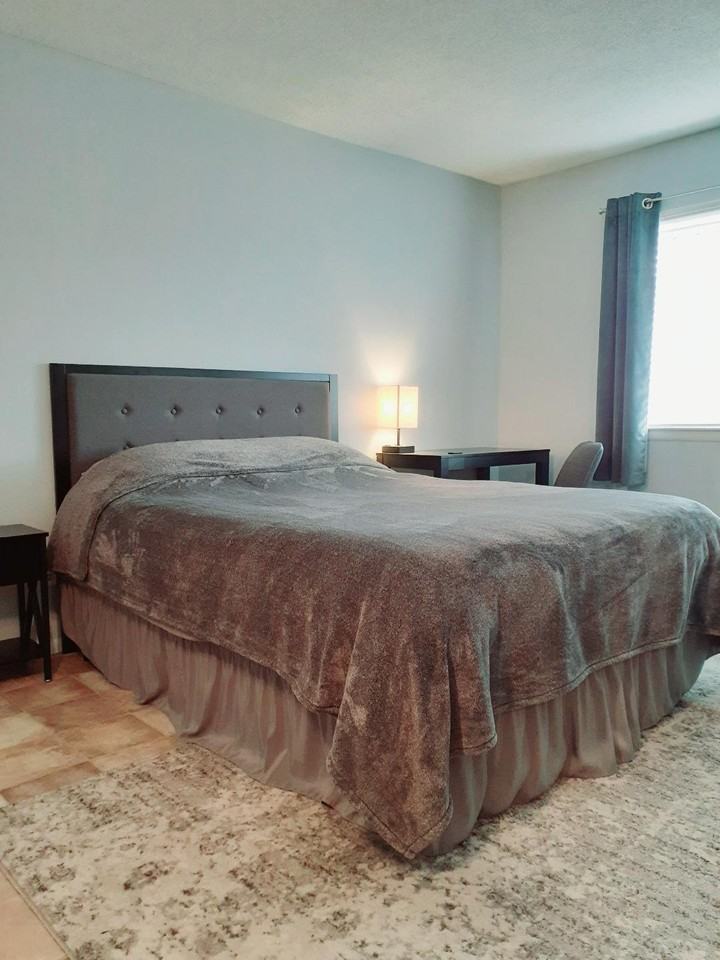 729 Omaha St Ne #NA - Photo 3 of 5