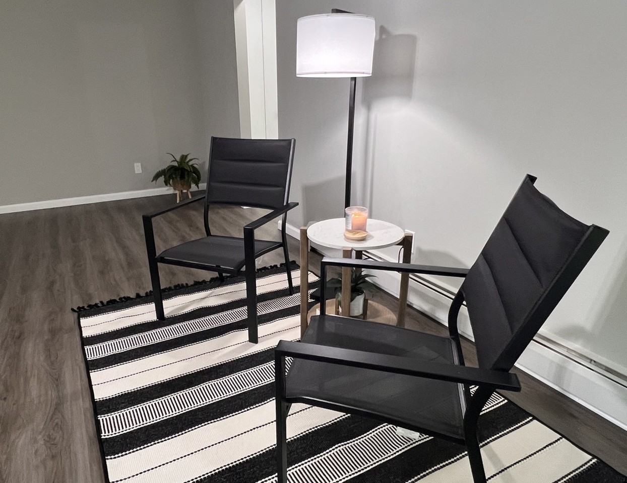 207 S Harris St - Photo 2 of 14