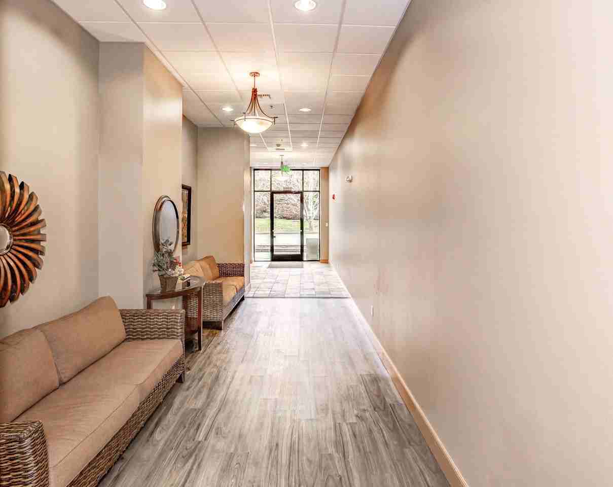 McKenzie Square Apartments - Photo 6 of 14