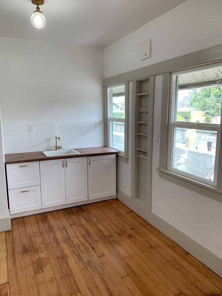 Charming Living in Historic West Adams at 1906 Cimarron Street - Photo 5 of 7