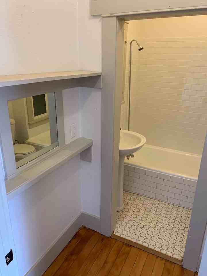 Charming Living in Historic West Adams at 1906 Cimarron Street - Photo 6 of 7