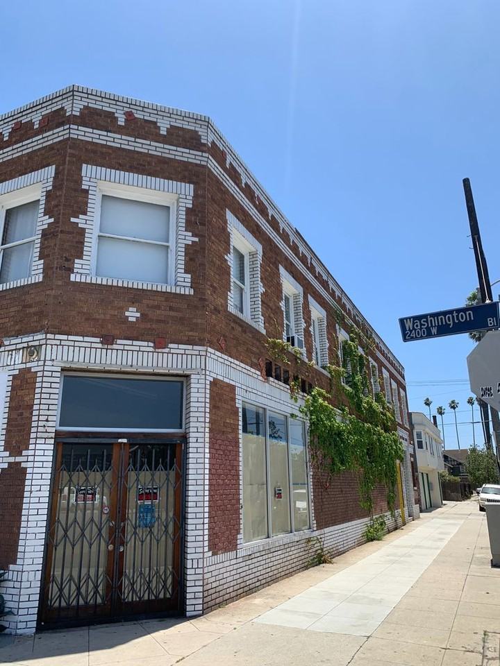 Charming Living in Historic West Adams at 1906 Cimarron Street - Photo 7 of 7