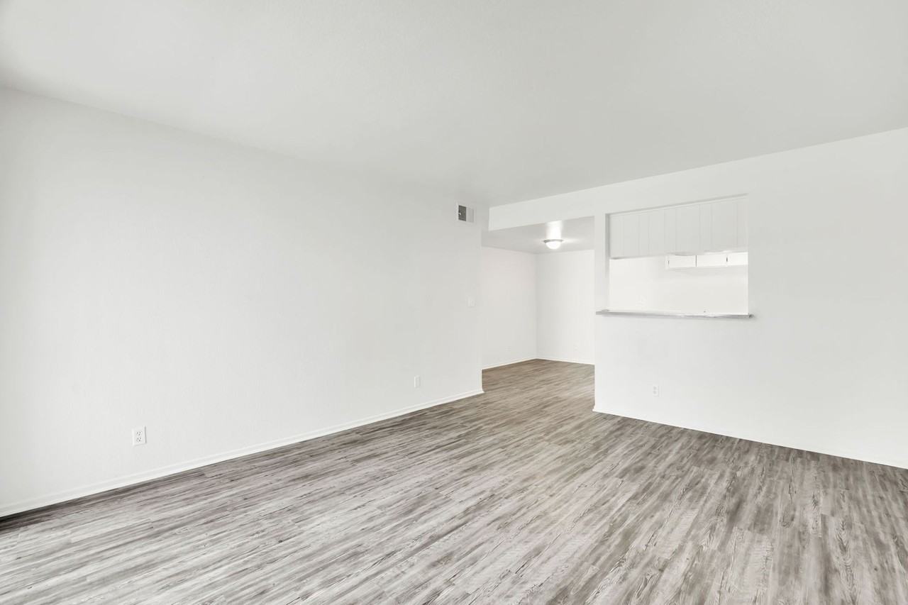 904 Fairway Dr #148 - Photo 2 of 33