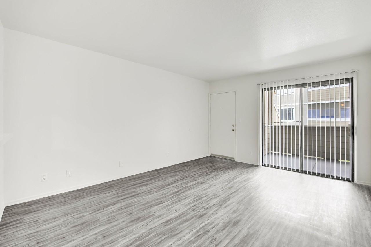 904 Fairway Dr #148 - Photo 3 of 33