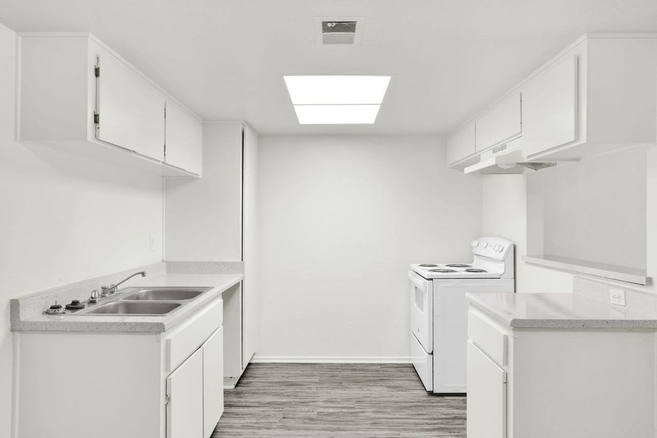 904 Fairway Dr #148 - Photo 6 of 33