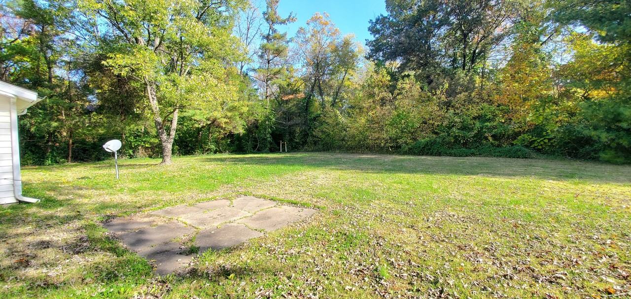 307 N. Oak - Photo 3 of 3