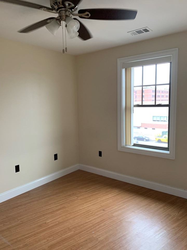 Washington Park of Keene Apartment Building - Photo 3 of 9