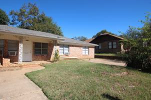 featured image of 1424 E Houston St