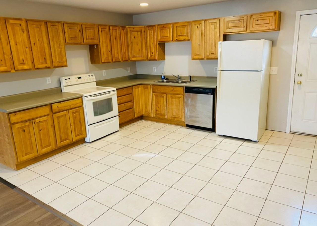 Co Adams St - Photo 2 of 11