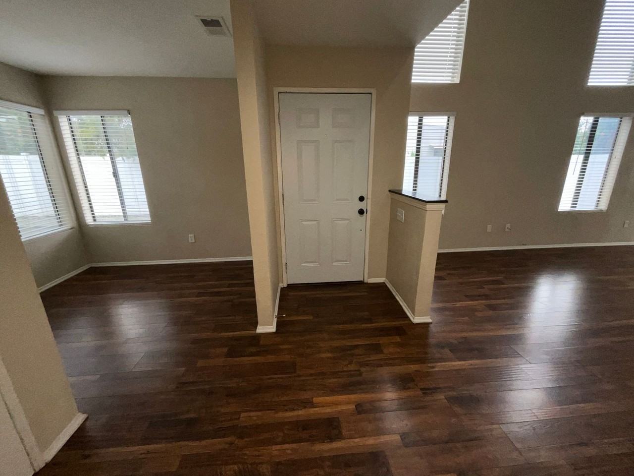 657-B Woodcrest Dr Lake Elsinore, CA 92530 - Photo 3 of 30