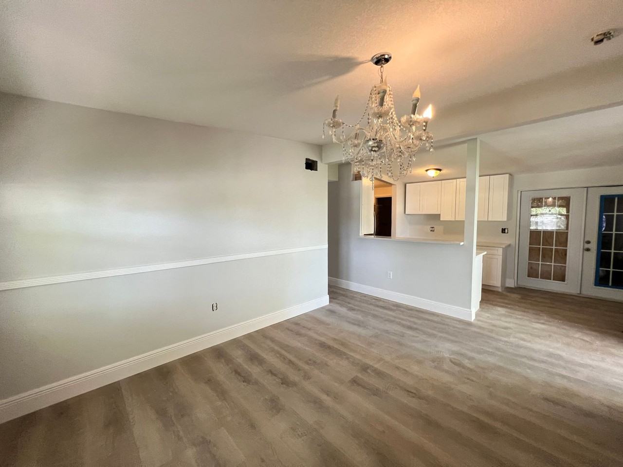 6511 Seminole Dr - Photo 4 of 36