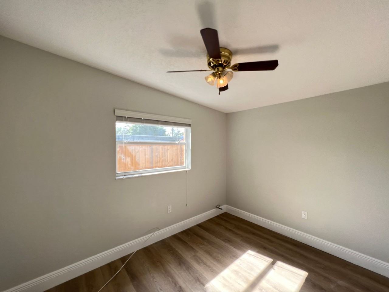 6511 Seminole Dr - Photo 7 of 36
