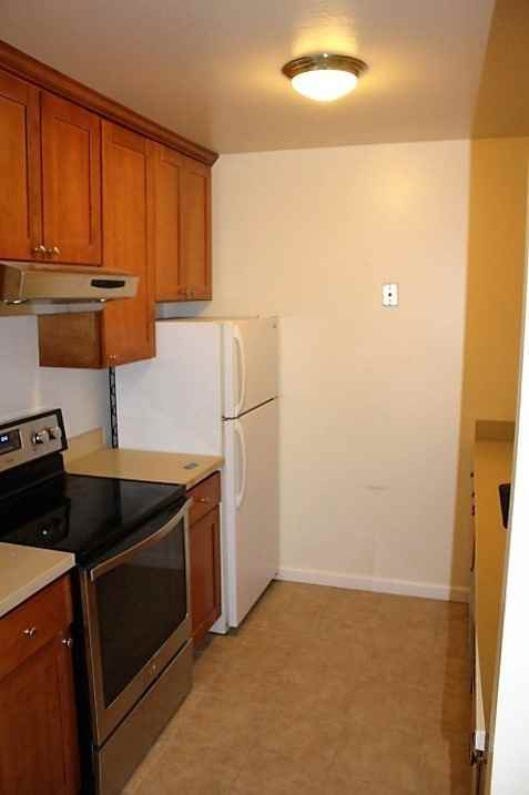 1501 Carmelita Ave - Photo 4 of 16