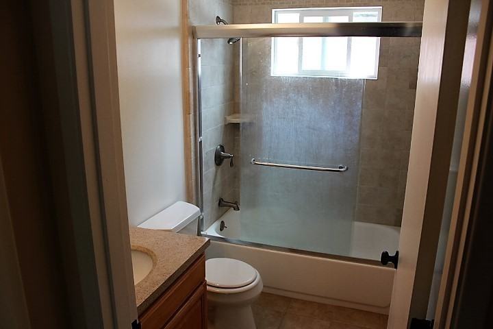 1501 Carmelita Ave - Photo 7 of 16