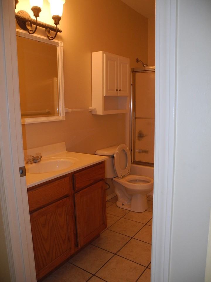 806 W Sycamore - Photo 5 of 11