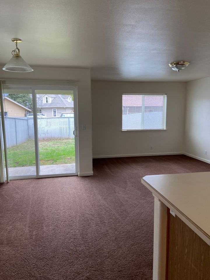 806dou - Photo 2 of 24