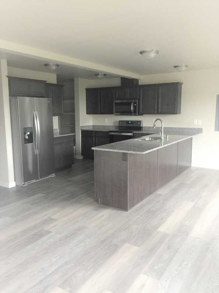 1021 Newell St - Photo 7 of 36