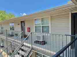 featured image of 905 Raleigh St