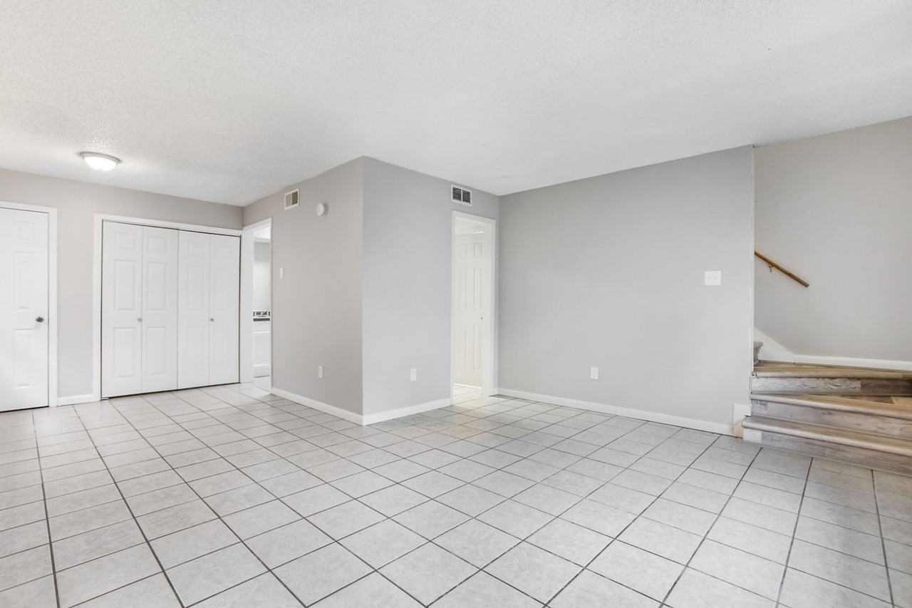 308 Ruby St. - Photo 2 of 10