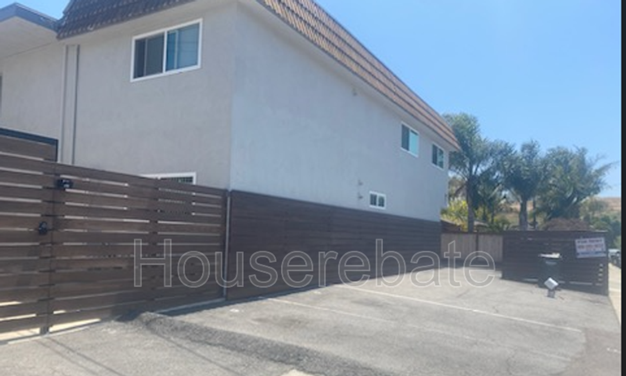 141 Johnston Apartment Homes - Photo 3 of 14