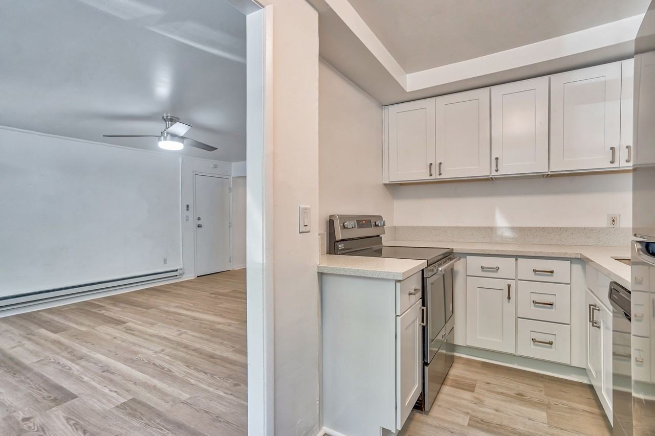 Winona Apartments! - Photo 4 of 15