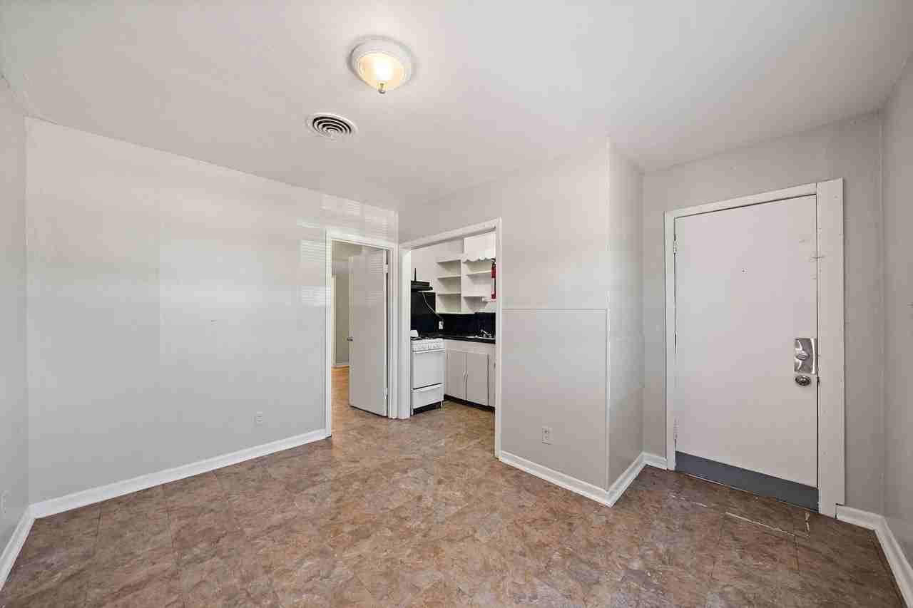 311 9th St N - Photo 3 of 18