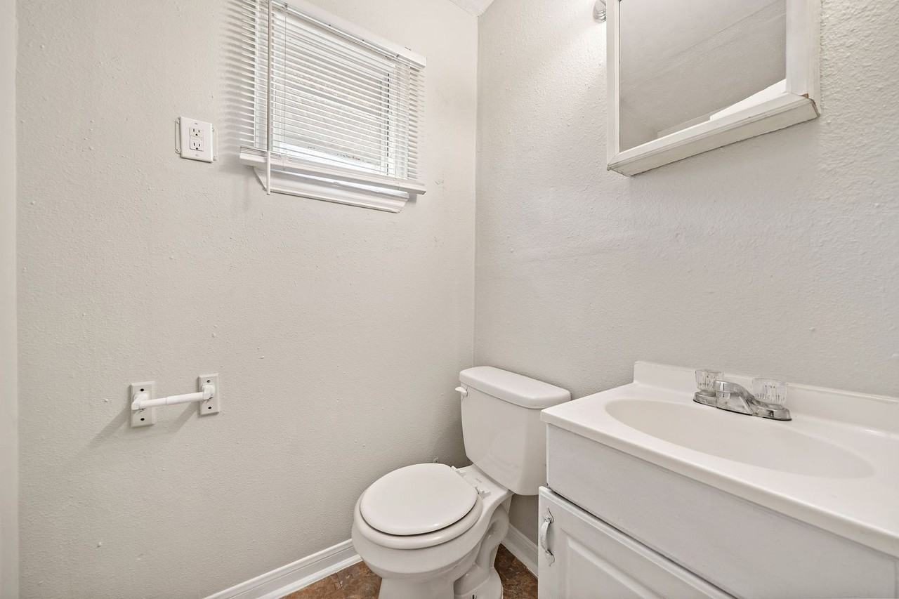 311 9th St N - Photo 5 of 18